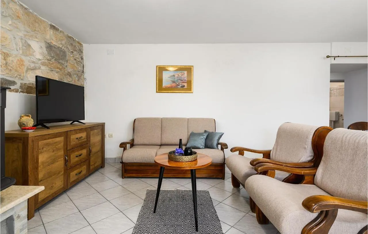 Amazing Apartment In Podpican With Kitchen Šumber 0*,