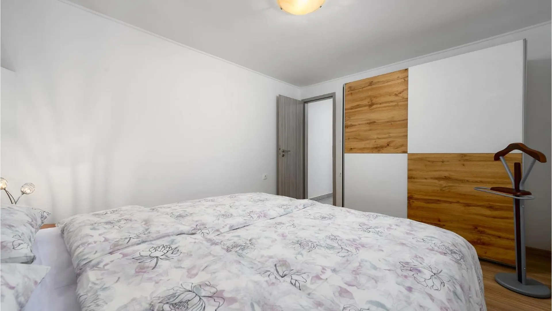 Amazing Apartment In Podpican With Kitchen Šumber Chorvatsko