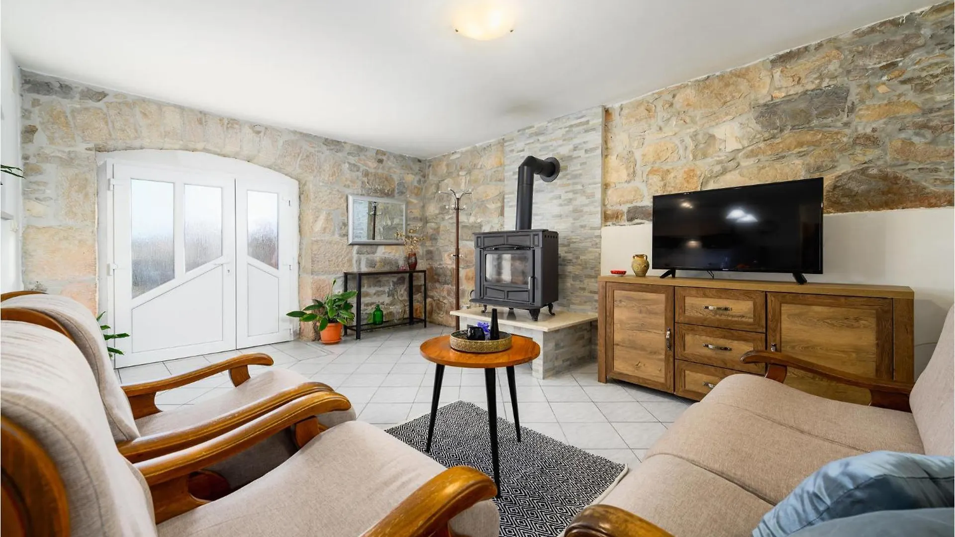 Amazing Apartment In Podpican With Kitchen Šumber 0*,  Chorvatsko
